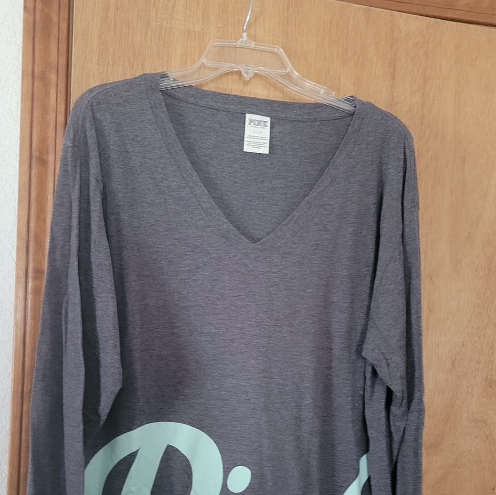 Victoria Secret Top, Mint..L